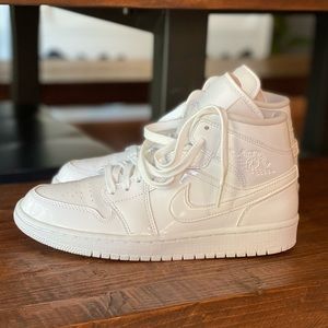 Womens Nike Air Jordan 1 Mid Triple White Patent Sneakers Worn Once! 😍 Size 8